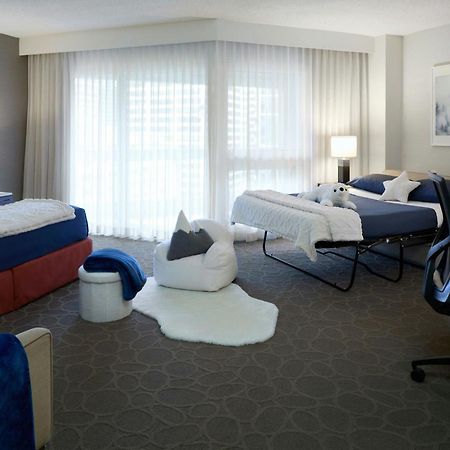 Delta Hotels By Marriott Montreal Bagian luar foto