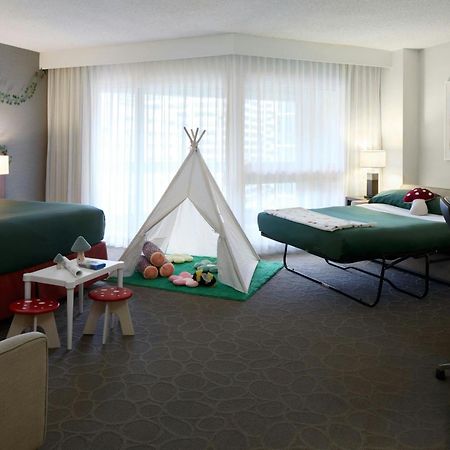 Delta Hotels By Marriott Montreal Bagian luar foto