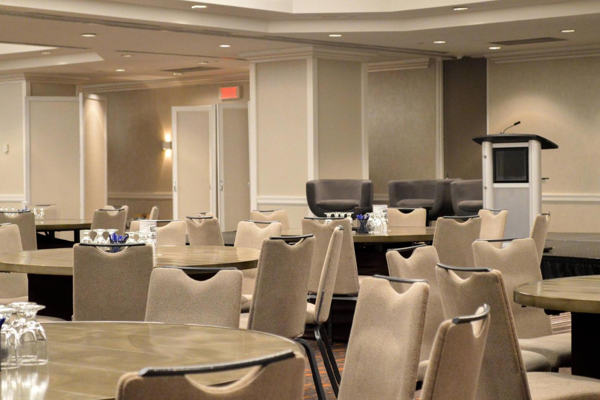 Delta Hotels By Marriott Montreal Bagian luar foto