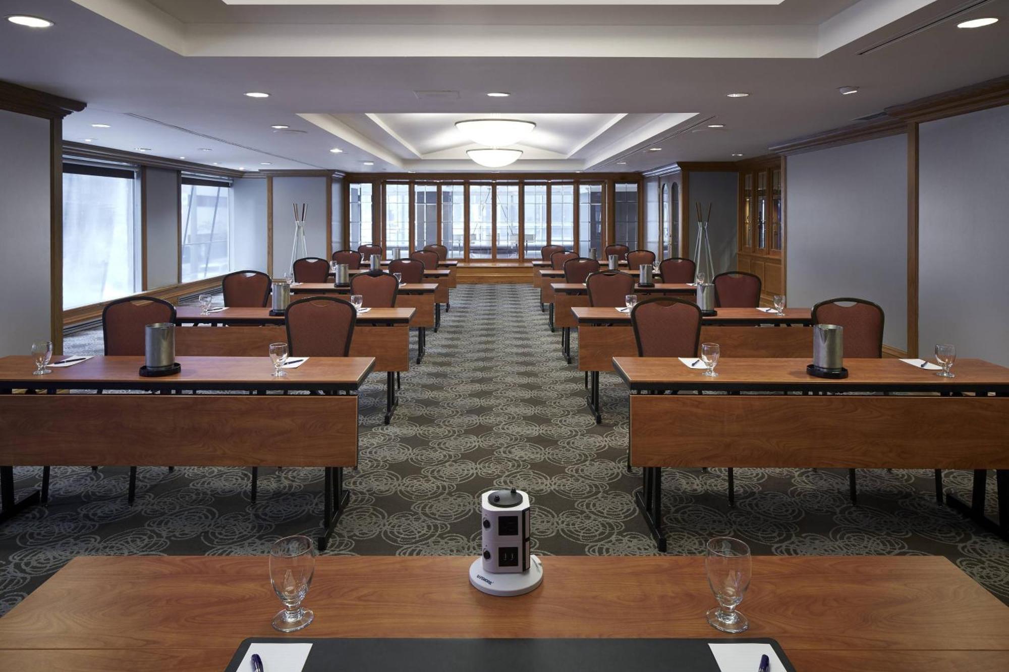 Delta Hotels By Marriott Montreal Bagian luar foto
