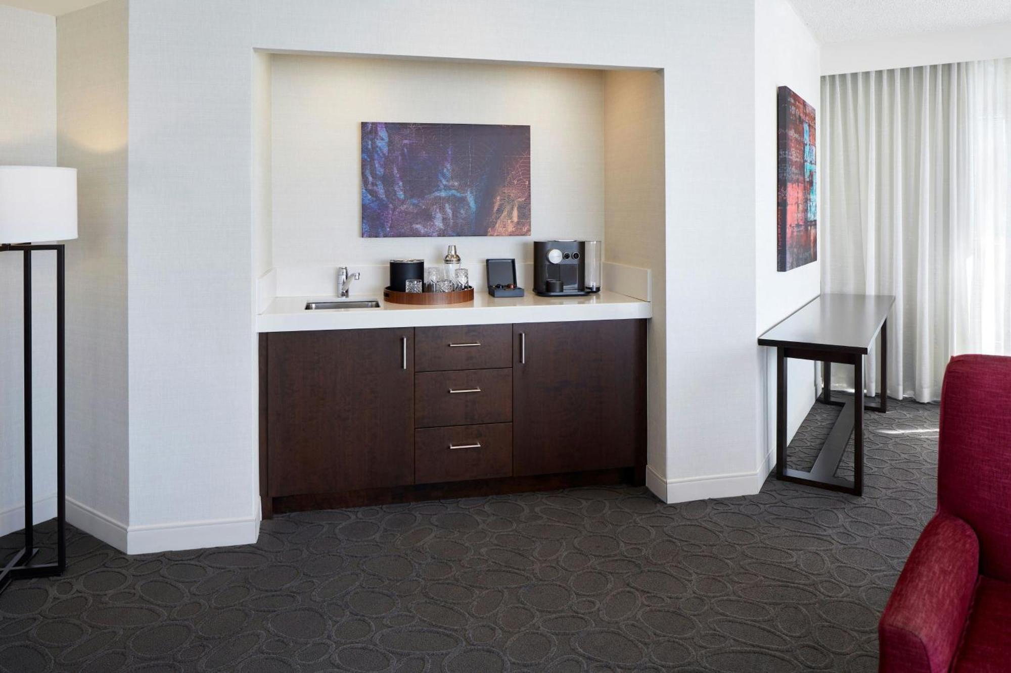 Delta Hotels By Marriott Montreal Bagian luar foto